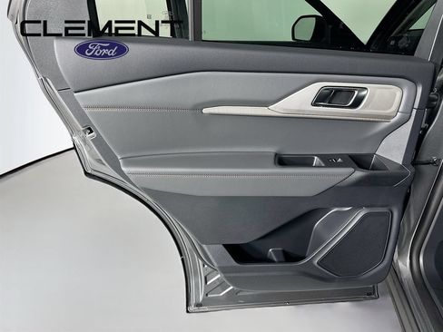 New 2026 Ford Explorer Active AWD/4WD image 27