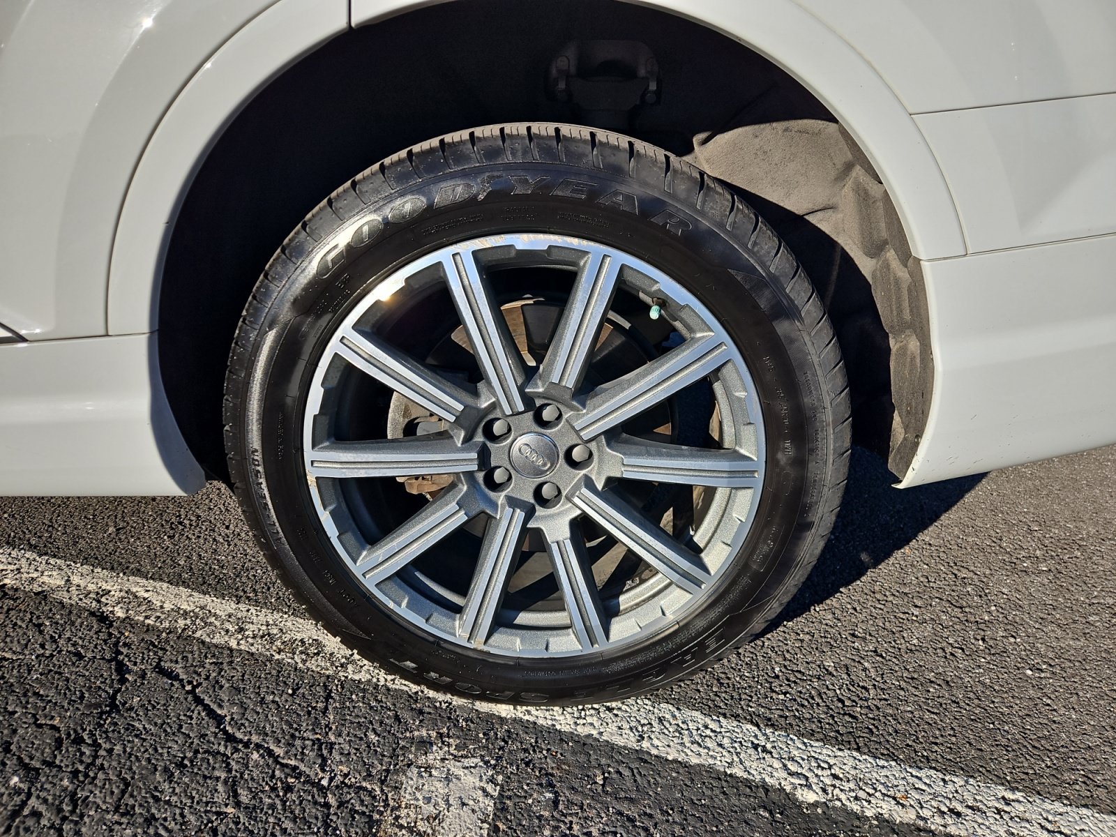 Used 2018 Audi Q7 3.0T Prestige AWD/4WD image 16