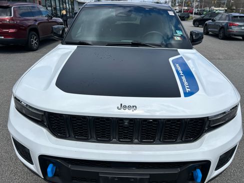 Used 2022 Jeep Grand Cherokee Trailhawk image 10
