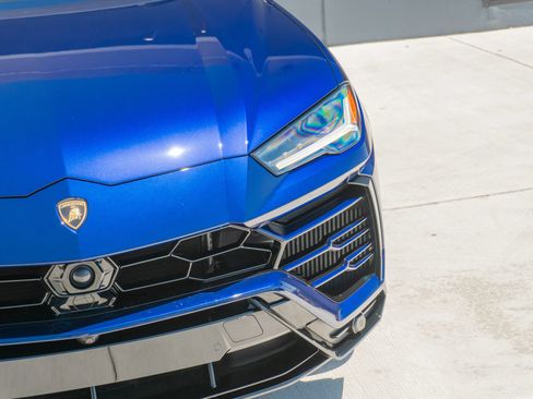 Used 2021 Lamborghini Urus AWD/4WD image 26