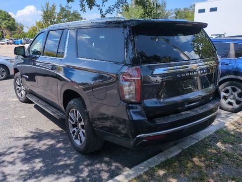 Used 2023 Chevrolet Suburban LT w/ Luxury Package AWD/4WD image 4