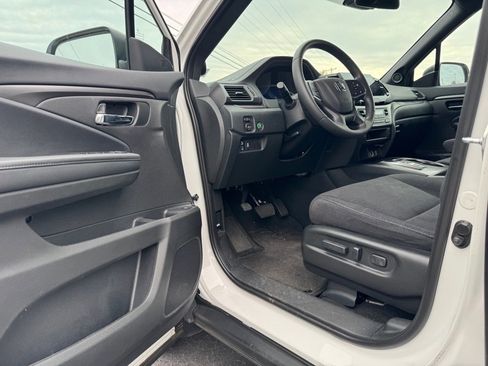 Used 2022 Honda Pilot Sport image 14