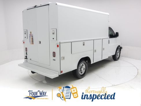 Used 2023 Chevrolet Express 3500 w/ Power Convenience Package RWD image 3
