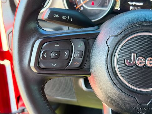 Used 2018 Jeep Wrangler Unlimited Sport S AWD/4WD image 36