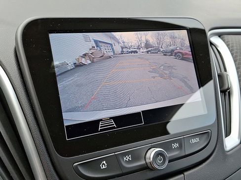 Used 2022 Chevrolet Malibu LT image 16