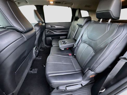 Used 2023 INFINITI QX60 Luxe w/ Cargo Package FWD image 10