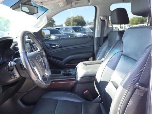 Used 2020 GMC Yukon XL SLT w/ Premium Edition image 13