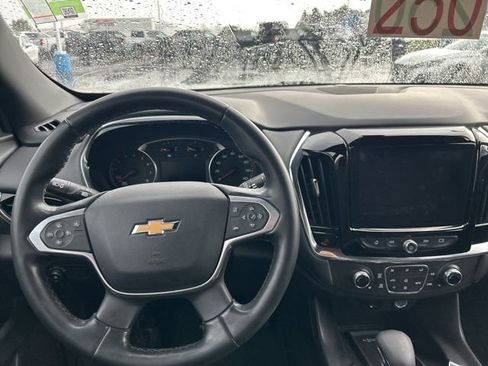 Used 2023 Chevrolet Traverse LT FWD image 9