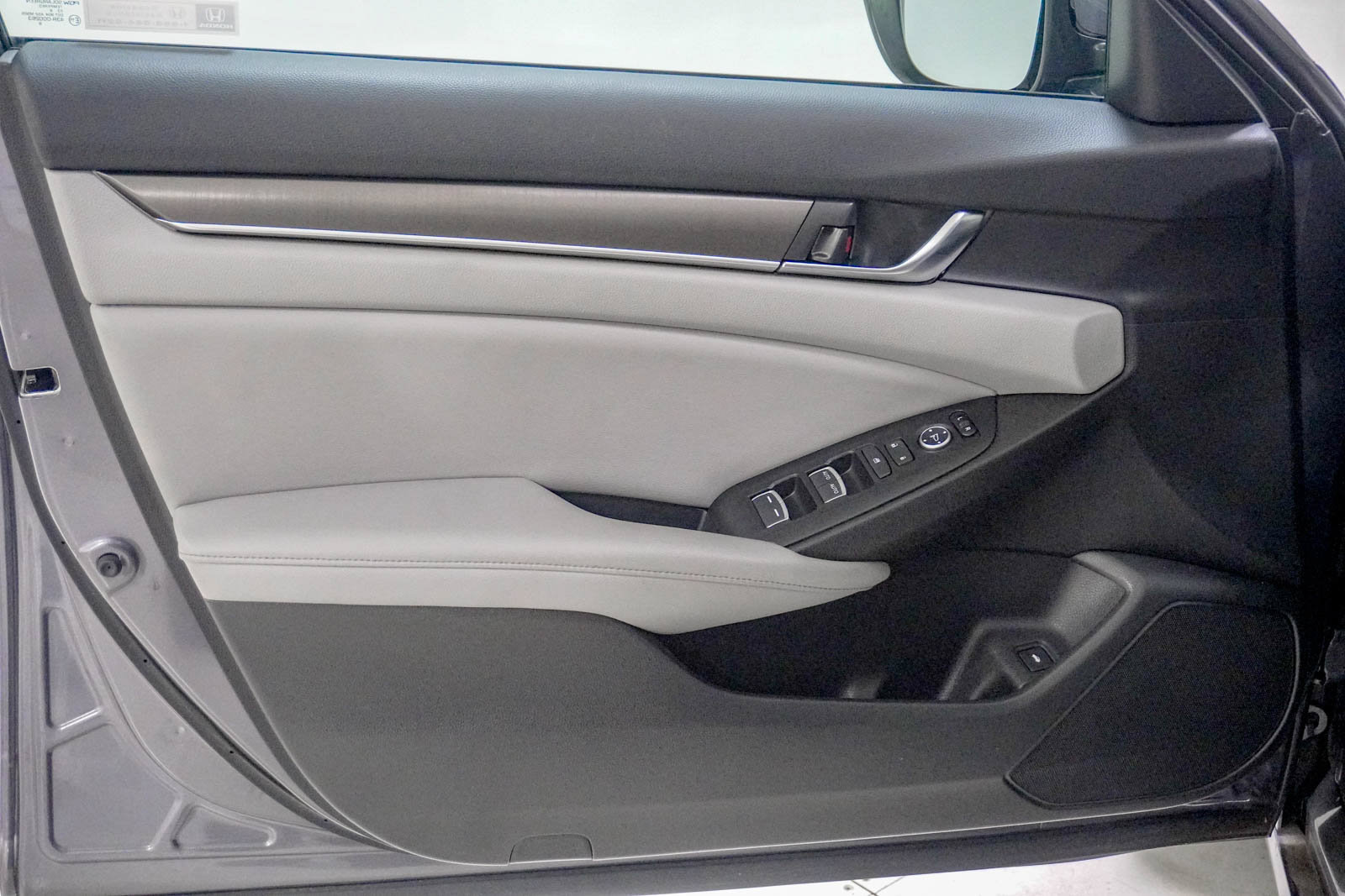 Used 2018 Honda Accord LX image 16