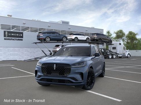 New 2026 Lincoln Aviator Reserve image 2