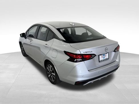 Used 2025 Nissan Versa SV FWD image 34