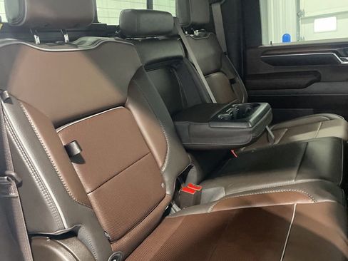 Used 2024 GMC Sierra 3500 Denali w/ Denali Reserve Package image 44