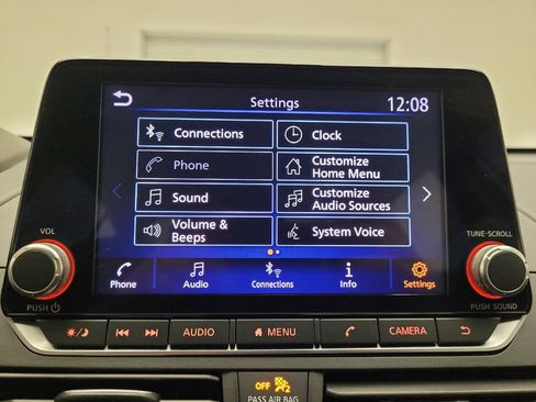 Used 2024 Nissan Altima 2.5 SV FWD image 25