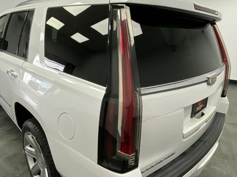 Used 2016 Cadillac Escalade Premium image 12