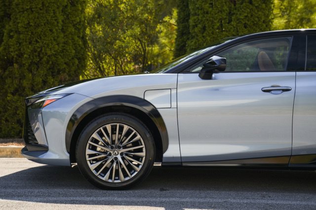 Used 2023 Lexus RZ 450e Premium w/ Accessory Package (Z1) AWD/4WD image 6
