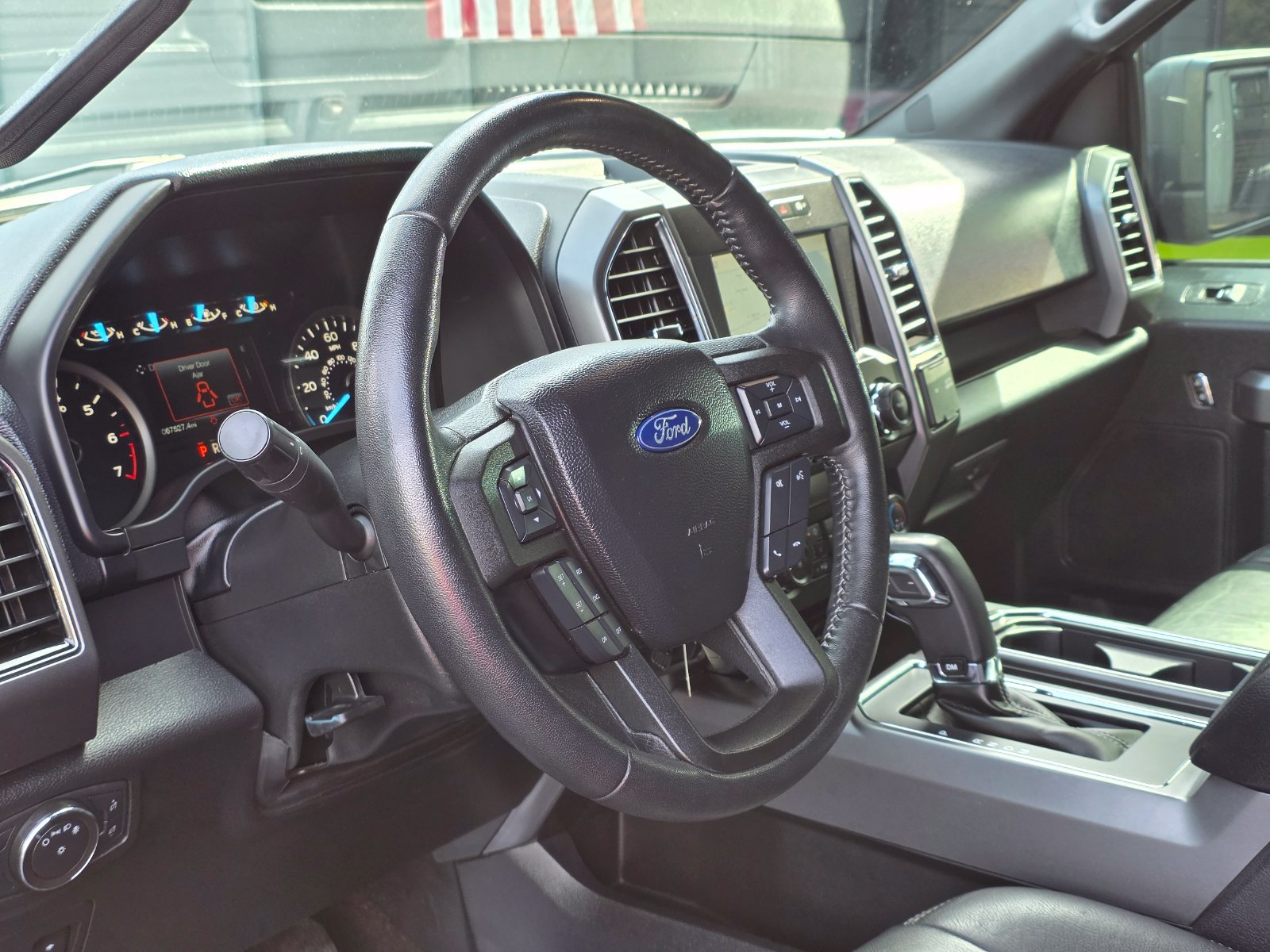 Used 2020 Ford F150 XLT w/ Equipment Group 302A Luxury AWD/4WD image 27