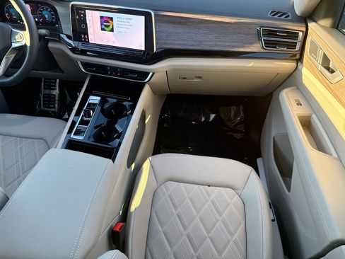 New 2026 Volkswagen Atlas SEL Premium R-Line AWD/4WD image 18