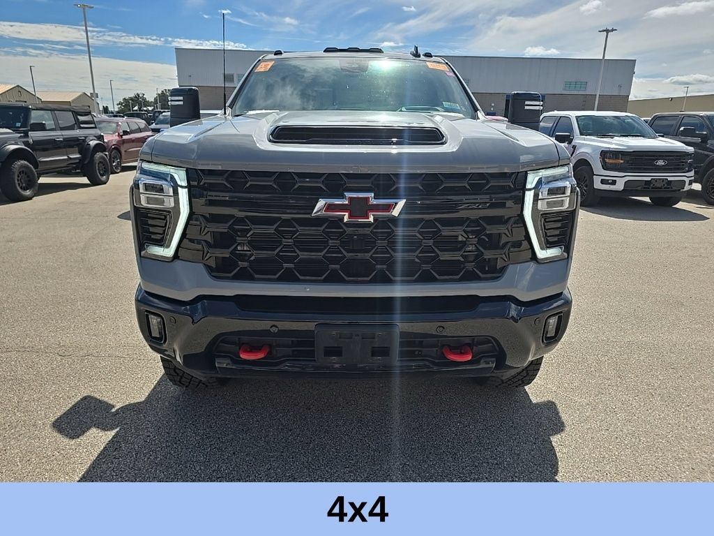 Used 2025 Chevrolet Silverado 2500 ZR2 w/ Technology Package AWD/4WD image 2