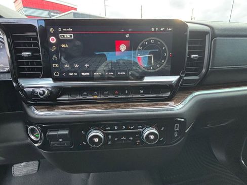 Used 2024 GMC Sierra 1500 Elevation image 18