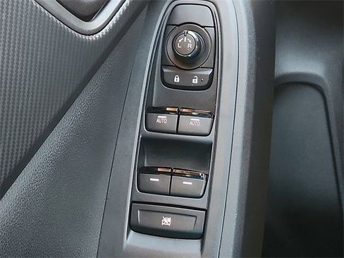 Certified 2025 Subaru Crosstrek 2.0i image 22