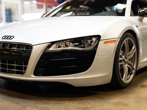 Used 2011 Audi R8 V10 image 17