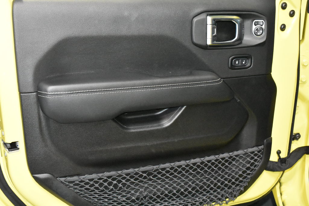 Used 2023 Jeep Wrangler Unlimited Sahara AWD/4WD image 4