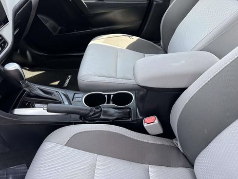 Used 2017 Toyota Corolla LE w/ Carpet Mat Package (TMS) image 19