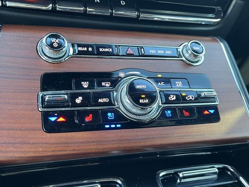 Used 2022 Lincoln Aviator Reserve w/ Elements Package Plus image 24