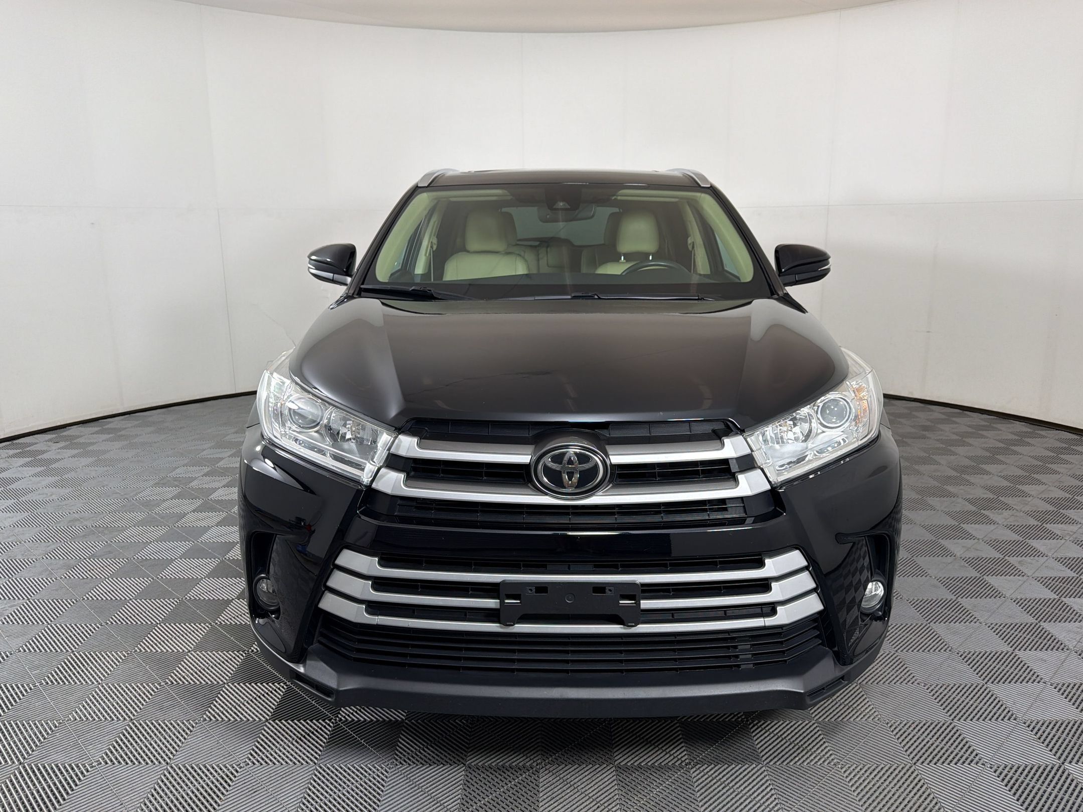 Used 2019 Toyota Highlander XLE AWD/4WD image 7