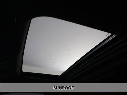 Used 2016 Cadillac Escalade Platinum image 4