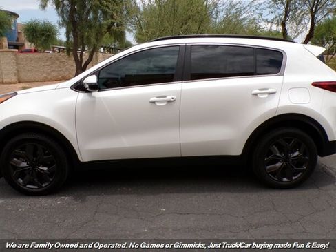 Used 2022 Kia Sportage Nightfall Edition AWD/4WD image 7