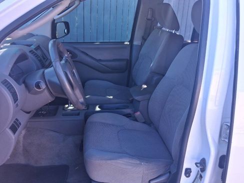 Used 2011 Nissan Frontier S image 6