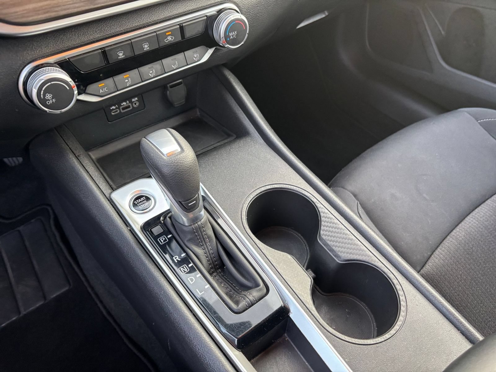 Used 2025 Nissan Altima 2.5 SV FWD image 39
