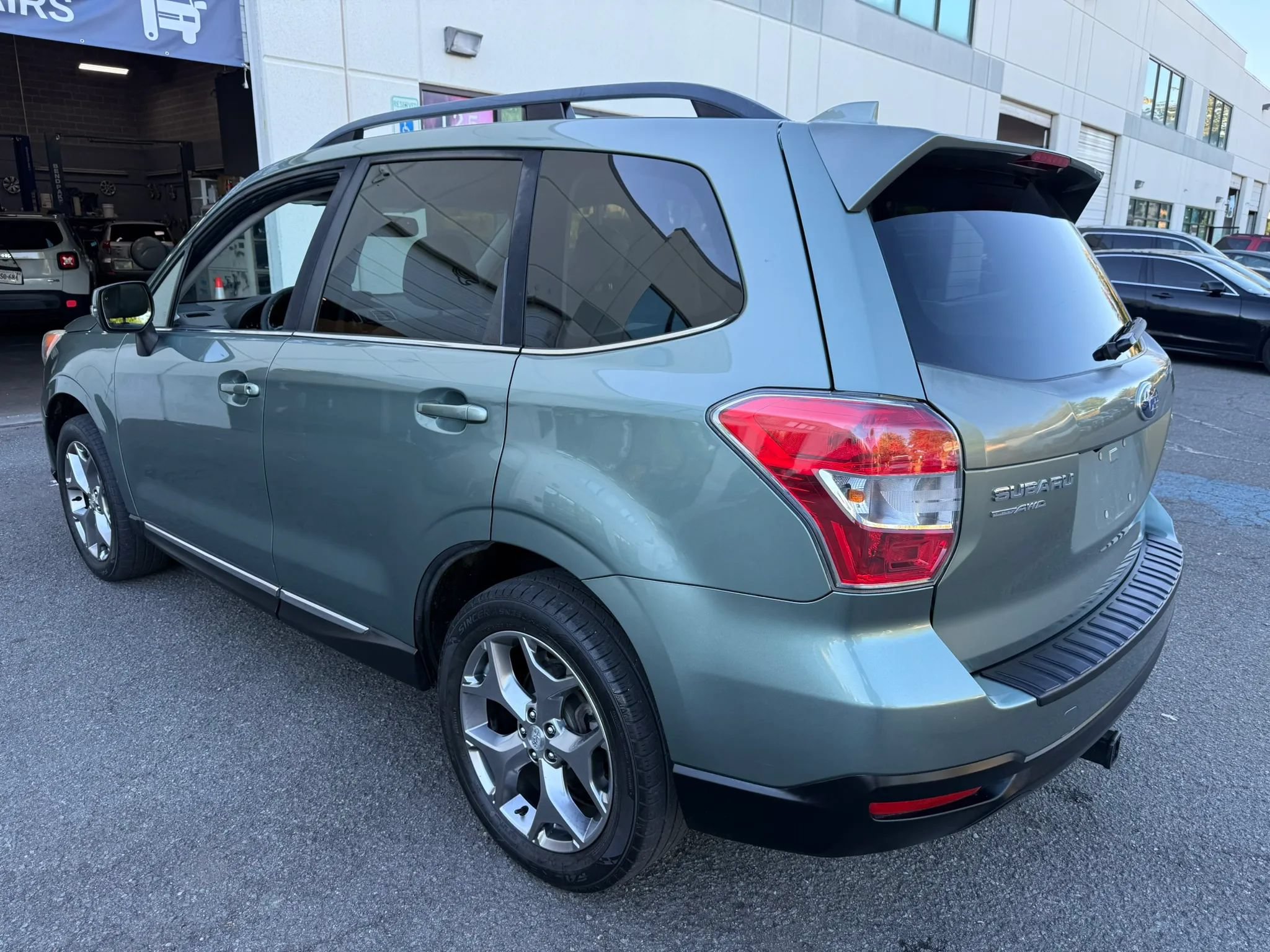 Used 2016 Subaru Forester 2.5i Touring w/ Popular Package #2 AWD/4WD image 15