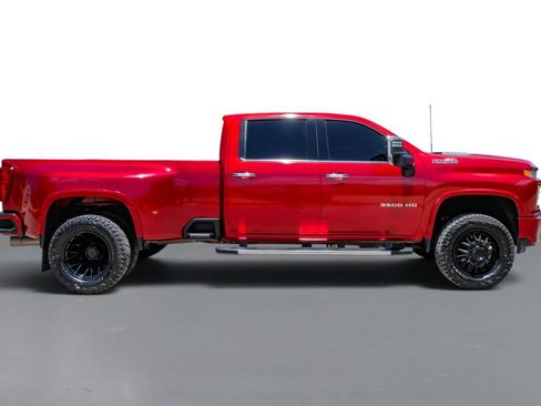 Used 2022 Chevrolet Silverado 3500 High Country w/ Technology Package AWD/4WD image 5
