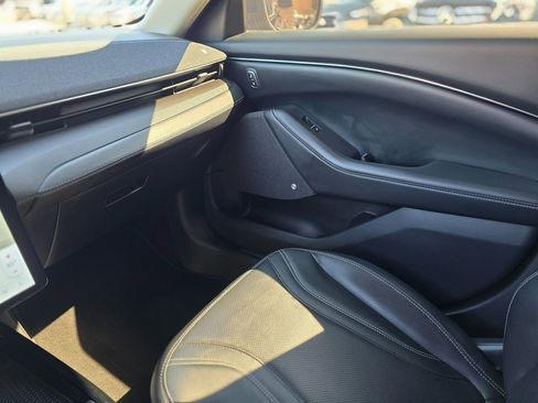 Used 2021 Ford Mustang Mach-E Premium image 47