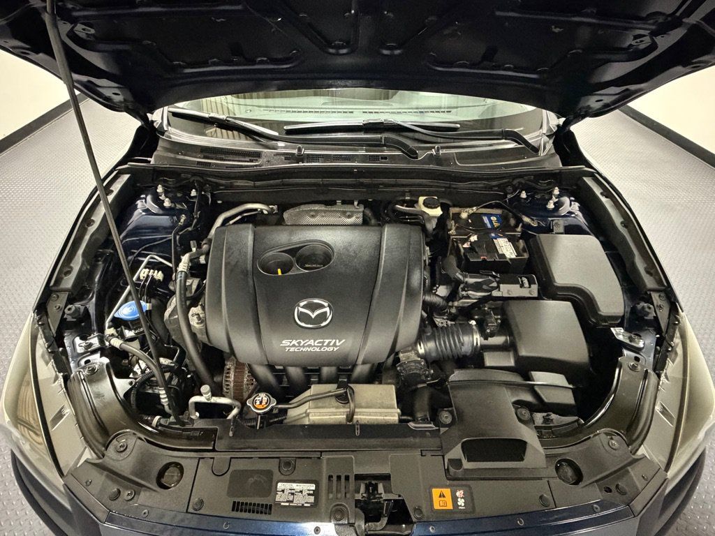 Used 2017 MAZDA MAZDA3 Touring FWD image 16