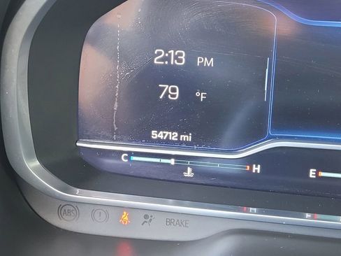 Used 2023 Chevrolet Suburban Premier image 17