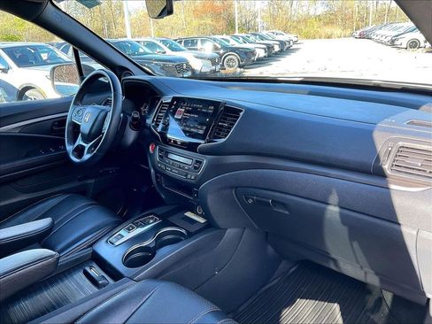 Used 2023 Honda Passport TrailSport image 14