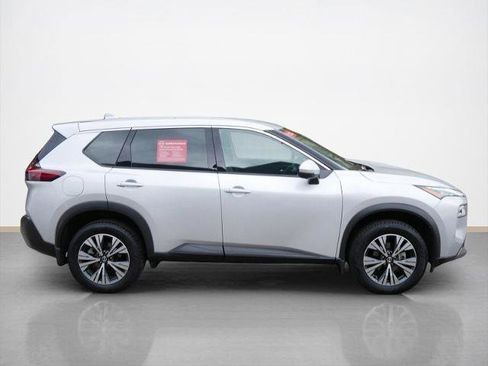 Certified 2021 Nissan Rogue SV image 2