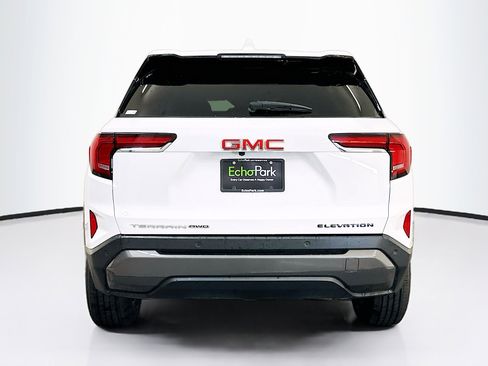 Used 2025 GMC Terrain Elevation image 7