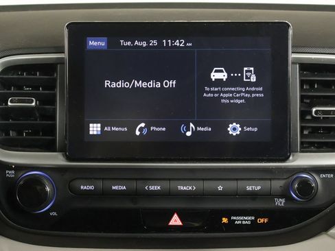 Certified 2024 Hyundai Venue SEL FWD image 38