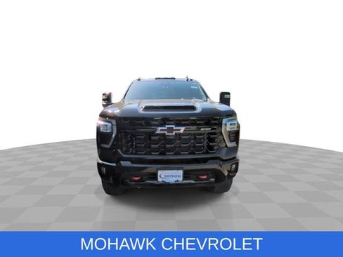 Used 2024 Chevrolet Silverado 2500 ZR2 w/ Technology Package AWD/4WD image 3