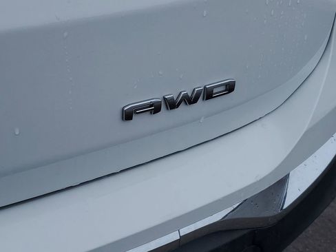 Used 2024 GMC Terrain SLT w/ LPO, Floor Liner Package image 33