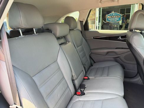 Used 2016 Kia Sorento EX AWD/4WD image 22