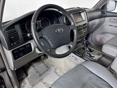 Used 2007 Toyota Land Cruiser image 9