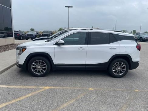 Used 2022 GMC Terrain SLT AWD/4WD image 4