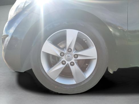 Used 2013 Hyundai Elantra GLS w/ Preferred Pkg image 34