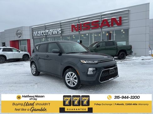 Used 2022 Kia Soul LX image 1