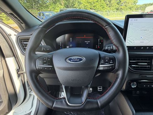 Used 2024 Ford Escape ST-Line w/ Tech Pack #1 AWD/4WD image 13